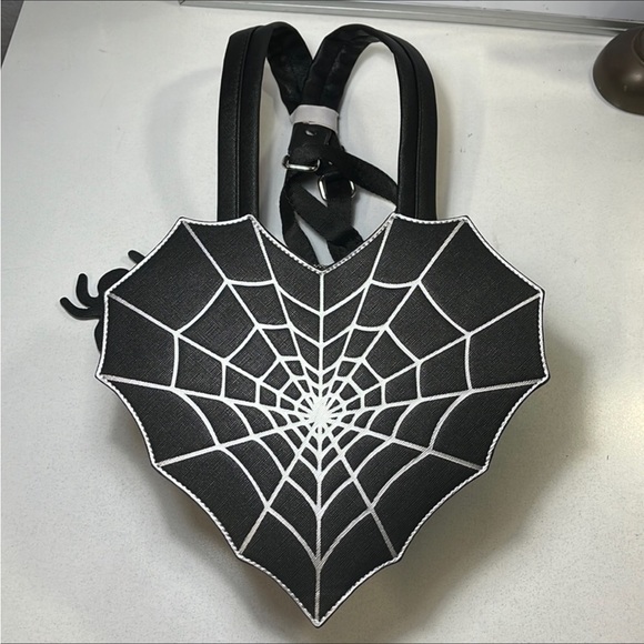 RARE Heart Shaped Spiderweb Backpack Bag - Picture 9 of 16